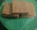 તલની ચીકી (Til Chiki Recipe In Gujarati) રેસીપી સ્ટેપ4ફોટો