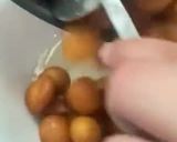 صورة لخطوة 4 من وصفة لقيمات او لقمه القاضي