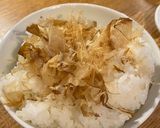 A picture of step 2 of Japanese rice with bonito flakes and soy sauce - Nekomanma (literal translation means Cat rice) 🐱🍚🇯🇵.