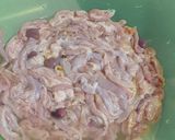 A picture of step 1 of Curry malana (chicken intestines).