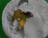 Foto del paso 1 de la receta: Medialunas con falso hojaldre fácil y económico (sin manteca)