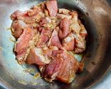 รูปขั้นตอนการทำที่ 2 ของ สูตรหมักหมูนุ่ม ๆ แบบบ้าน ๆ