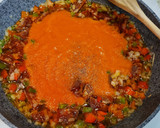 Foto del paso 3 de la receta: Ñoquis con tomate y chorizo