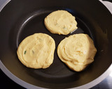 Foto del paso 2 de la receta: Pan para hamburguesas sin gluten en sartén Essen