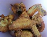 Gambar langkah 1 resipi Ayam Sambal Terung Goreng.
