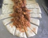 A picture of step 2 of Fish tail chicken bread.