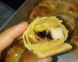 Foto langkah ke 5 dari resep Bolen pisang coklat keju.