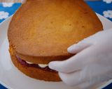 A picture of step 9 of Delicious Victoria Sandwich Cake.