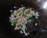 Foto langkah ke 1 dari resep Tornado Omelette.