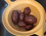 Une image de l'étape 6 de Pommes de terre fracassées aux graines de nigelle et ail (à la plancha).