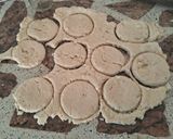 Foto del paso 6 de la receta: Bizcochitos de cebolla y maicena