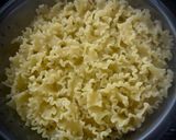 Foto del paso 1 de la receta: Mafalda corta con níscalos en aceite de ajo y escamas de chile