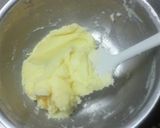 A picture of step 2 of Suzy's Zoo Boof Cookies.