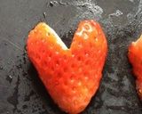 A picture of step 4 of Easy Heart-Shaped Strawberries for your Bento..