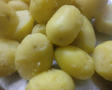 स्पाइसी पोटैटो (Spicy Potato recipe in Hindi) रेसिपी चरण 1 फोटो