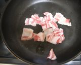 A picture of step 2 of Spring Cabbage and Pork Cream Pasta.