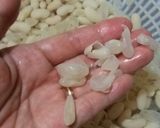 Hình bước làm 3 của món Hoa từ bột đậu trắng