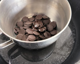 Gambar langkah 2 resipi Biskut oat coklat (biskut 3 bahan).