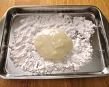 A picture of step 5 of Strawberry Daifuku Made with Cut Mochi.
