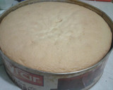 Foto del paso 7 de la receta: Bizcochuelo casero  en lata de dulce de batata