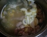 Foto langkah ke 2 dari resep Sup Ayam Ceker.