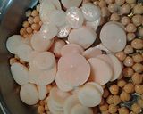 A picture of step 1 of Potatoe chickpeas breakfast.