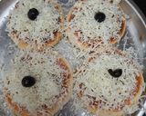 મીની ચીઝ પીઝા, (Mini Cheese pizza Recipe in Gujarati) રેસીપી સ્ટેપ3ફોટો