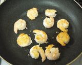A picture of step 3 of Easy Shrimp with Mayonnaise Sauce (and Fluffy Eggs).