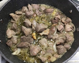 Foto del paso 1 de la receta: Estofado de solomillo de cerdo al vino blanco