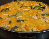 Foto del paso 4 de la receta: Entrañable guiso de lentejas con pollo y calabacín