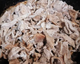 Foto del paso 2 de la receta: Bistec de cerdo en salsa guajillo🐽🌶️