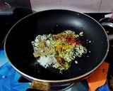 A picture of step 3 of Dahi Bhindi.