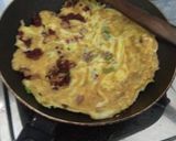 Foto langkah ke 9 dari resep Telur dadar kornet.