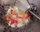 Foto langkah ke 3 dari resep Tumis Jamur Tiram.