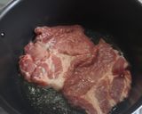 Foto del paso 1 de la receta: Bondiolita de cerdo con salsa