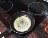Foto del paso 1 de la receta Bocadillo de tortilla francesa y ensalada