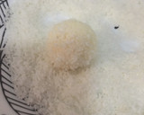 Foto del paso 4 de la receta: Bolitas de coco 🍬