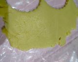 Foto langkah ke 4 dari resep Cookies Hias with Royal Icing (922).