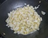 A picture of step 4 of Chicken Alfredo.