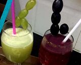 A picture of step 2 of Green and black grape juices.