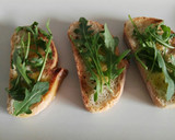 Foto del paso 8 de la receta: Tostas de morcilla y queso de cabra con cebolla caramelizada