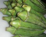 झटपट भरली भेंडी (bharli bhendi recipe in marathi) रेसिपी स्टेप 2 फोटो