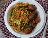 शेजवान नूडल्स विथ मंचूरियन (Schezwan noodles with manchurian recipe in Hindi) रेसिपी चरण 12 फोटो