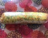 Foto del passaggio 6 della ricetta Rotolo di frittata di zucchine ripiena