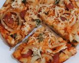 Foto langkah ke 5 dari resep Pizza Roti Tawar Pakai Teflon.