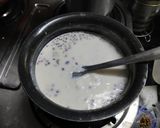 A picture of step 2 of Zafraani Kheer.
