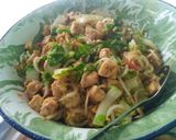 Foto langkah ke 5 dari resep Tumis sawi Putih, toge dan tempe pedas manis.