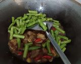 Foto langkah ke 5 dari resep Tumis buncis daging sapi kecap.