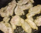 รูปขั้นตอนการทำที่ 3 ของ ไก่ทอดกรอบคลุกซอสเทอริยากิ (Crispy Fried Chicken Tossed in Teriyaki Sauce)