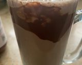 A picture of step 4 of Nutella shake.